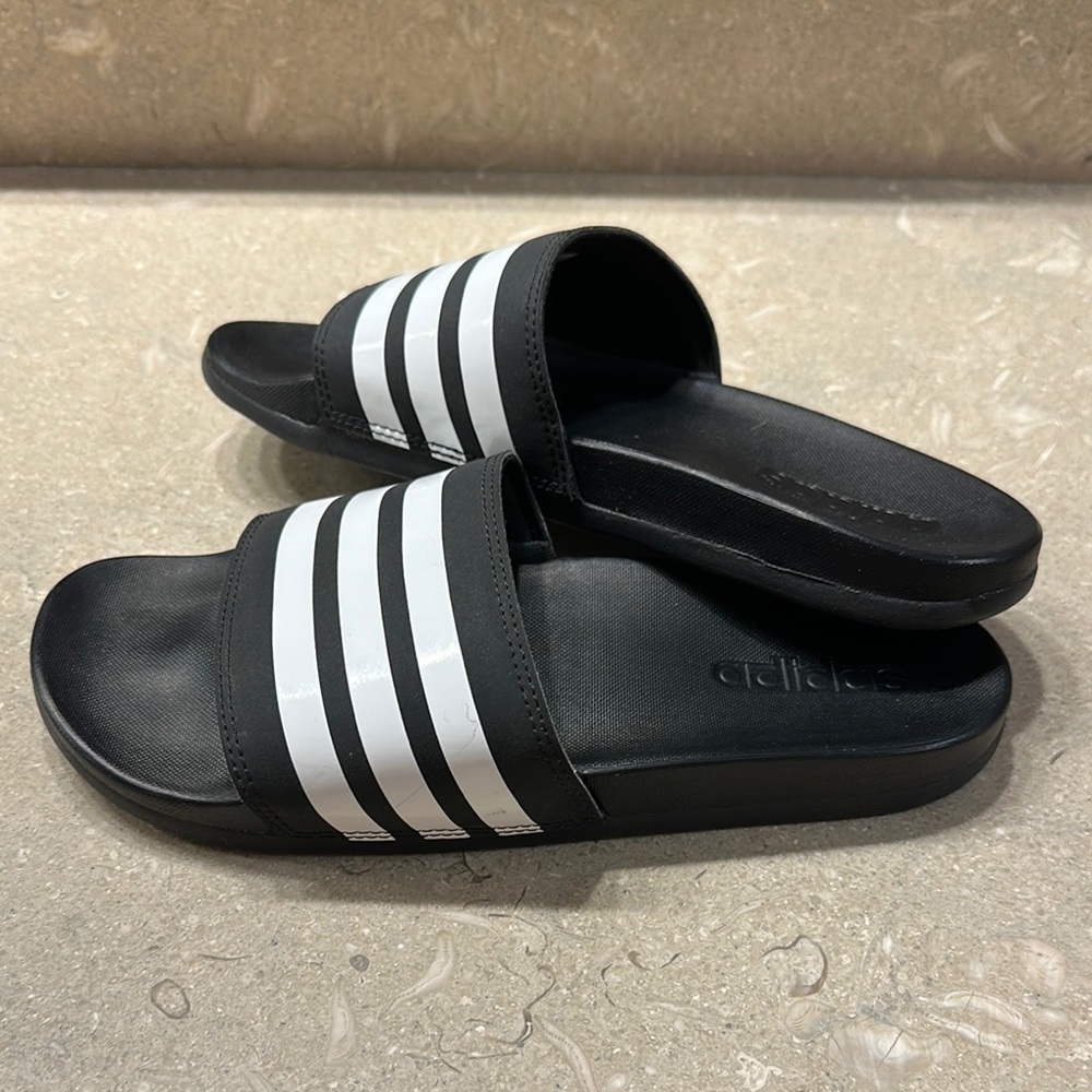 Adidas Black and White Slide Sandals Women’s Men’s Unisex Size 9 EUC
